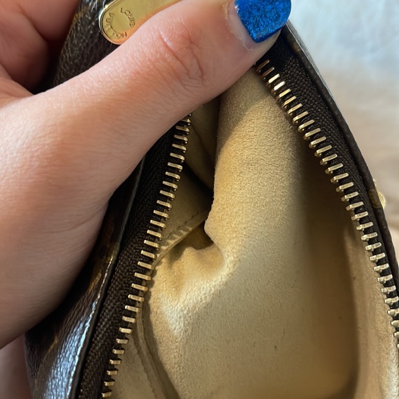 Authentic LOUIS VUITTON Monogram Pochette Milla MM Small Chain Bag - Picture 8 of 17